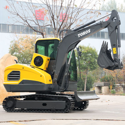 1800 mm tekerlek mesafesine sahip 1820 mm min kuyruk sallama yarıçaplı minyatür kazıcı