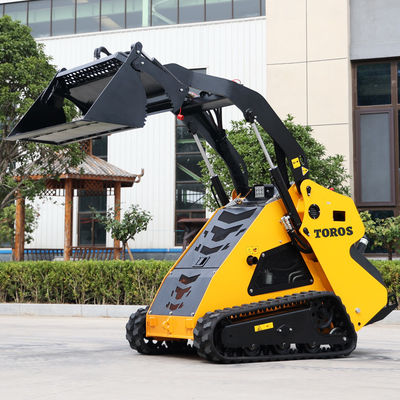 2-4Mph Mini Skid Steer Loader 2 Tipping Load Kapalı Döngülü Hidrolik Sistem