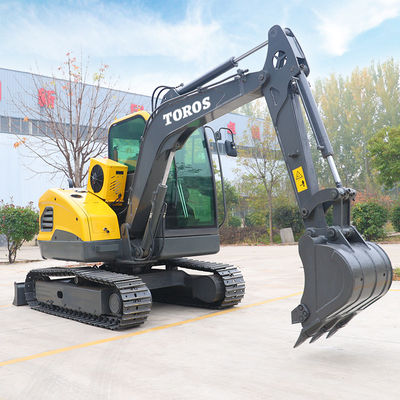 1800 mm tekerlek mesafesine sahip 1820 mm min kuyruk sallama yarıçaplı minyatür kazıcı